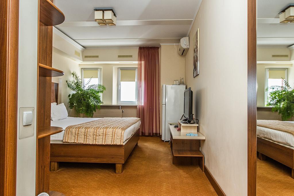 7 Sky Hotel Klinicheskaya Street Kiev Exterior foto