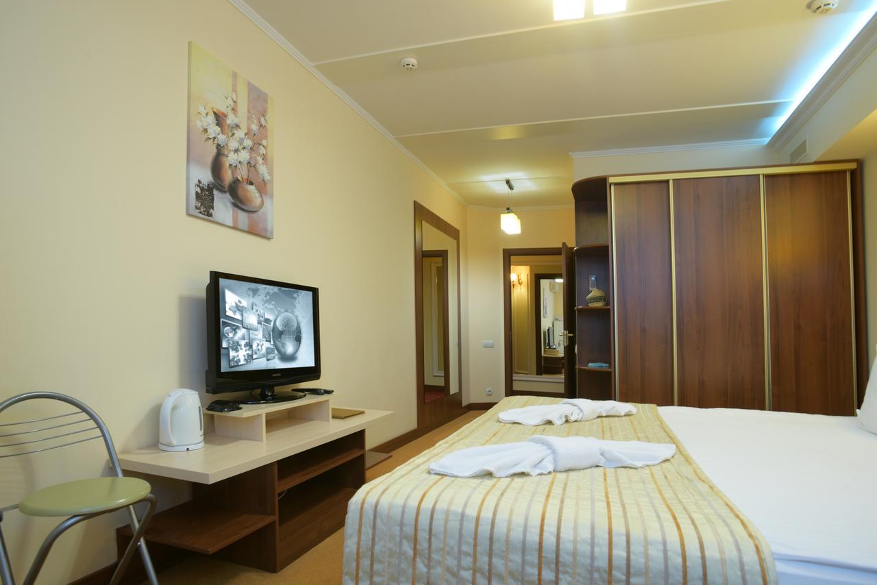 7 Sky Hotel Klinicheskaya Street Kiev Exterior foto