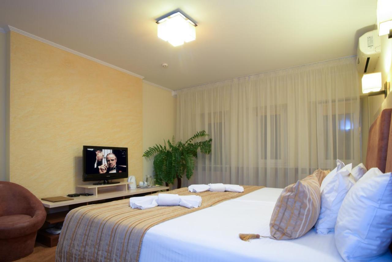 7 Sky Hotel Klinicheskaya Street Kiev Exterior foto