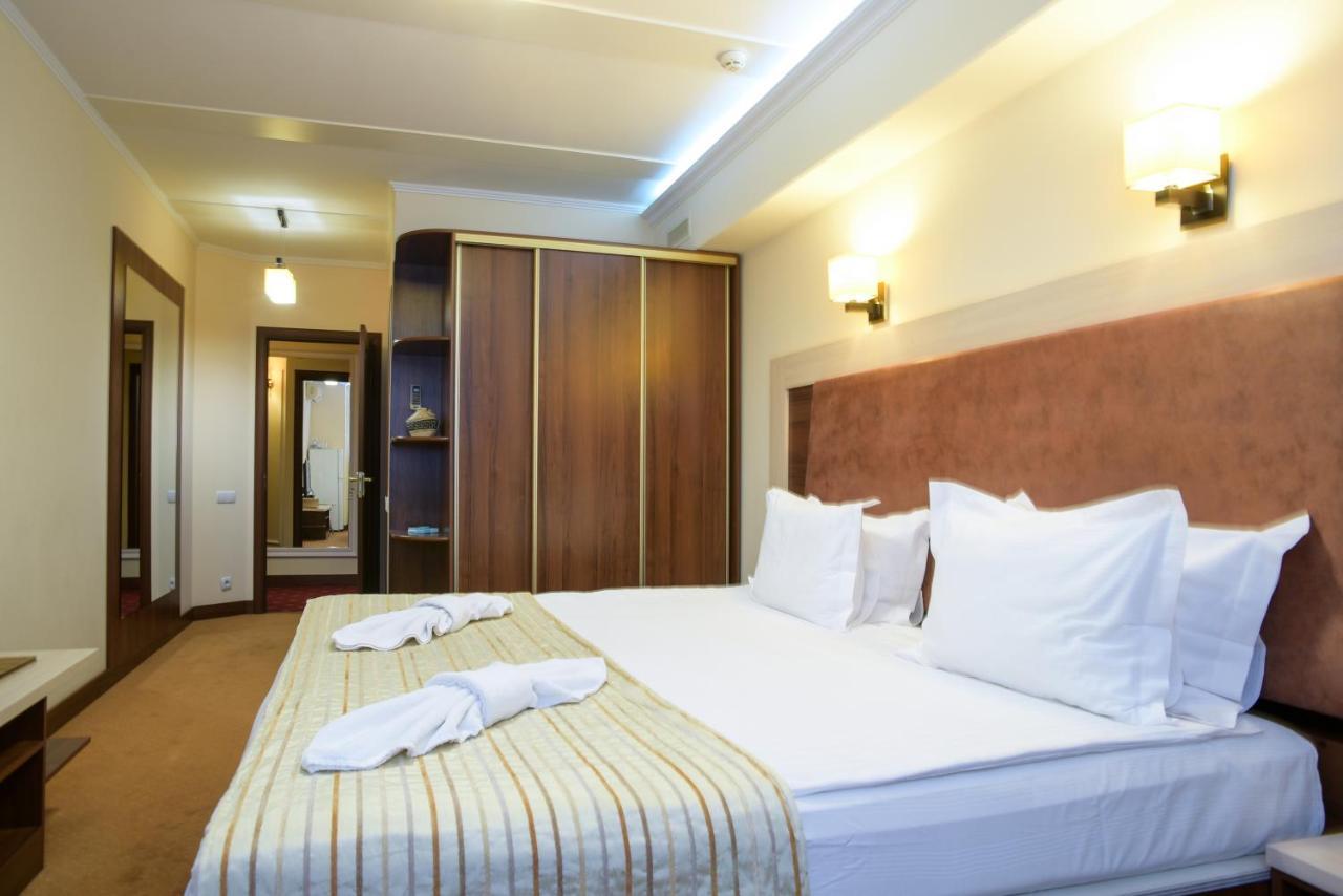 7 Sky Hotel Klinicheskaya Street Kiev Exterior foto