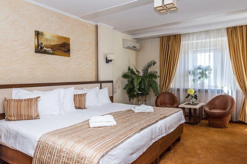 7 Sky Hotel Klinicheskaya Street Kiev Exterior foto