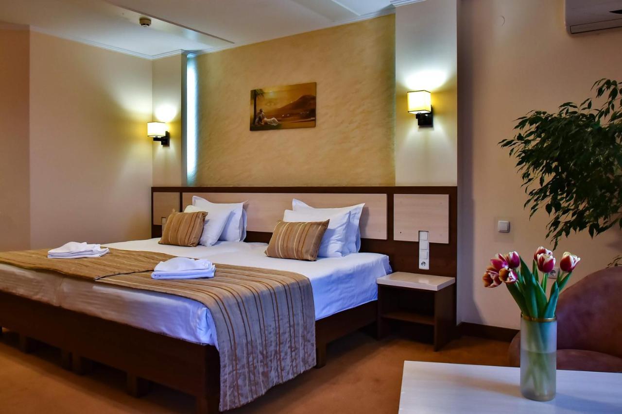 7 Sky Hotel Klinicheskaya Street Kiev Exterior foto